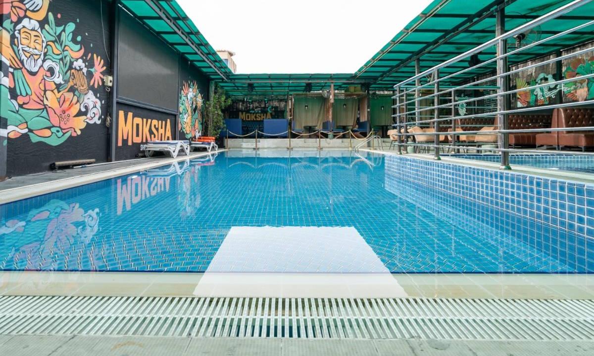 Swimming pool  Orchid Vue Hotel Dubai Swimming pool  Orchid Vue Hotel Dubai