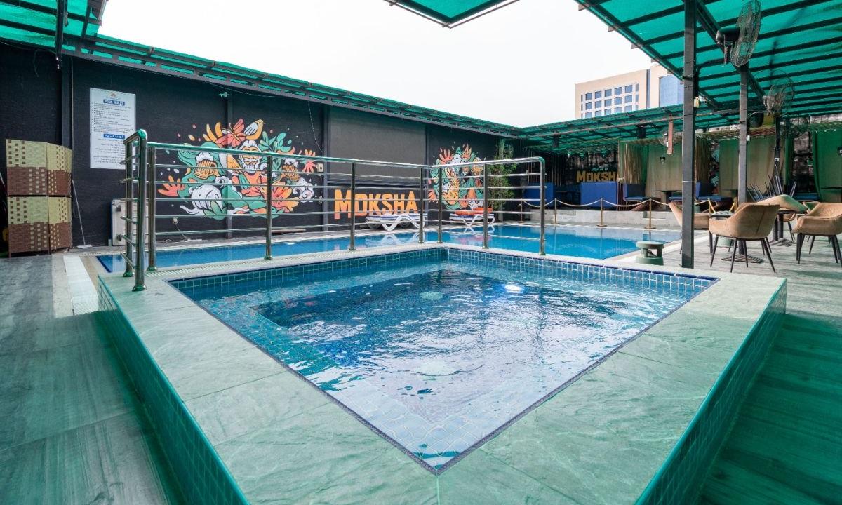 Swimming pool  Orchid Vue Hotel Dubai Swimming pool  Orchid Vue Hotel Dubai